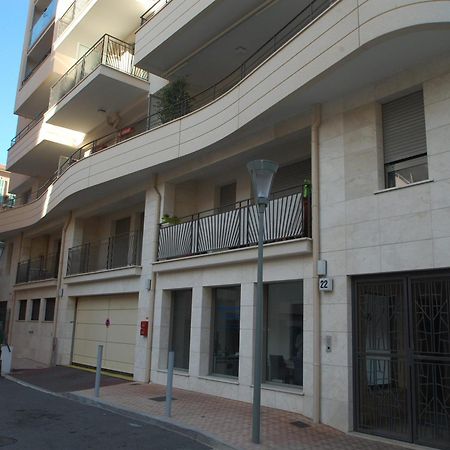 Charmant 2P Moderne Avec Terrasse, Parking Prive, En Plein Centre De Menton, A 2 Pas De La Mer - Fr-1-196-200 外观 照片