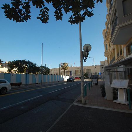 Charmant 2P Moderne Avec Terrasse, Parking Prive, En Plein Centre De Menton, A 2 Pas De La Mer - Fr-1-196-200 外观 照片